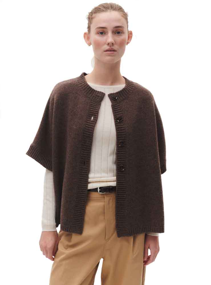 beta Studio malle vest walnut