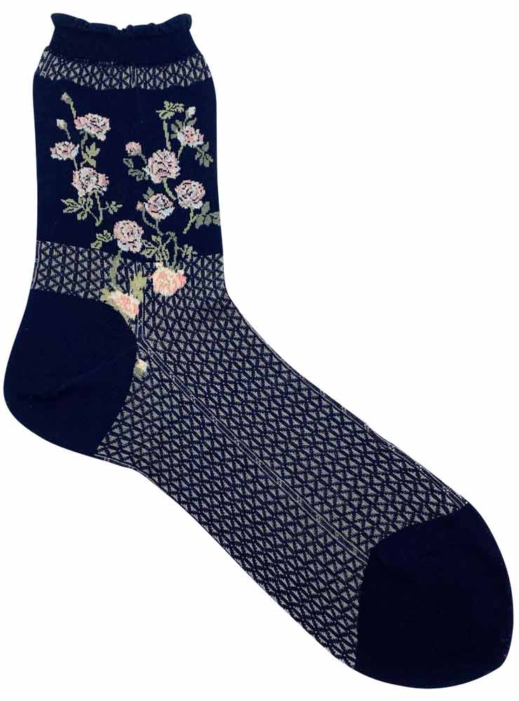 Antipast am 812 flowers on basket black
