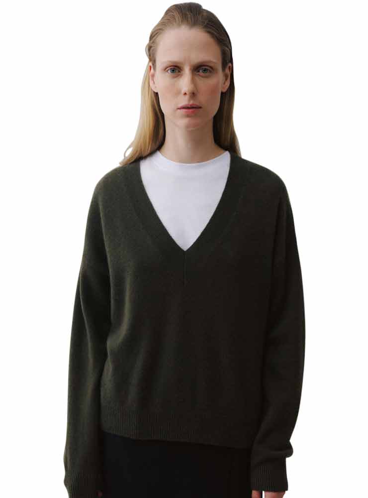 beta studio NANNA V-NECK TOPIARY GREEN